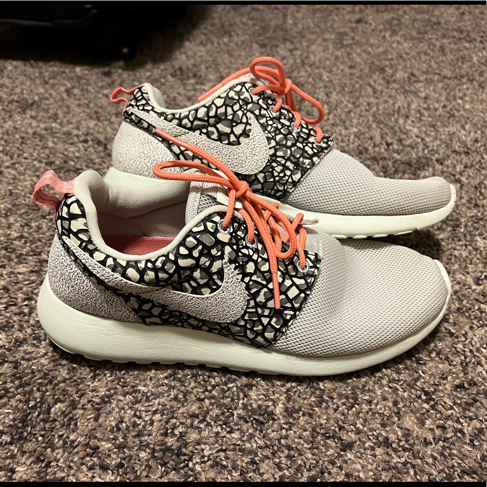 Nike womens tennis shoes